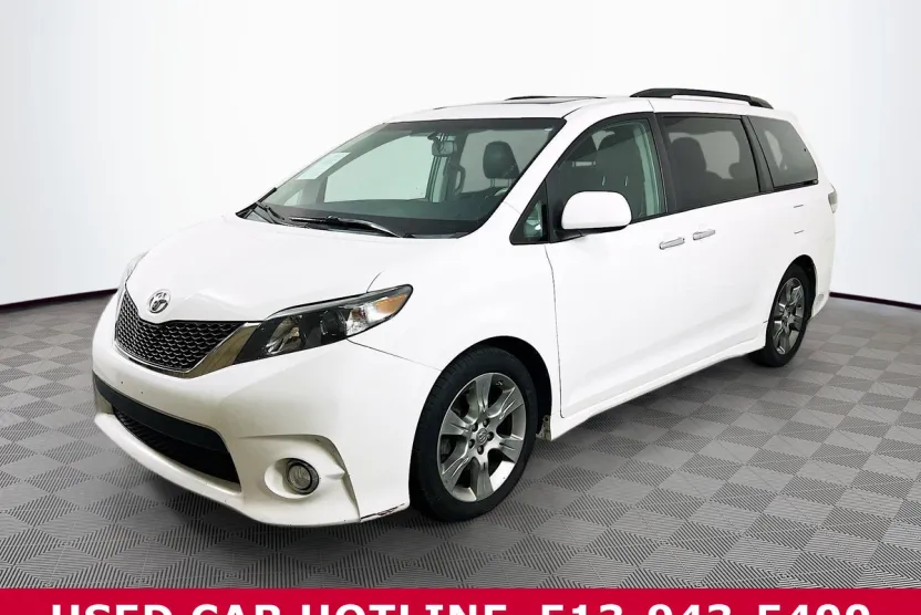 2014 Toyota Sienna SE photo 1