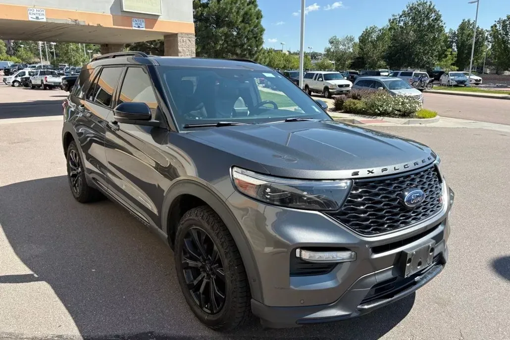 2020 Ford Explorer ST photo 1