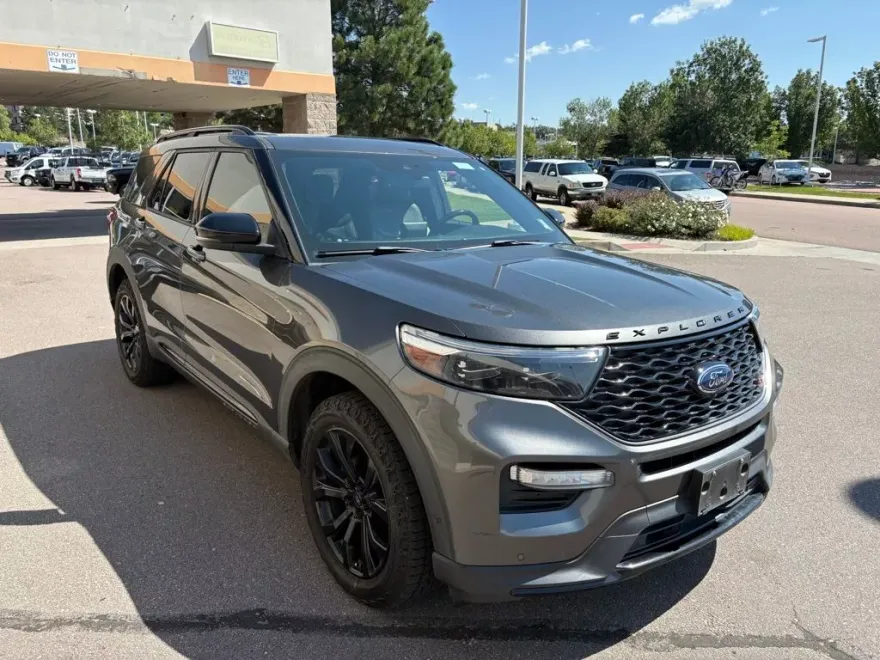 2020 Ford Explorer ST photo 1