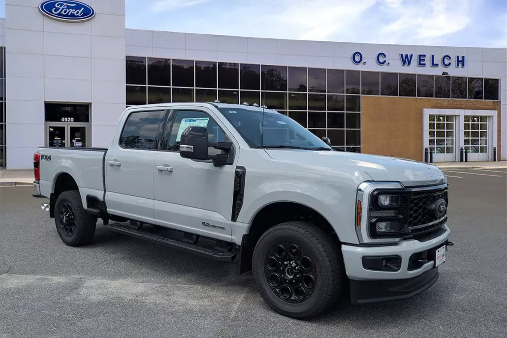 2025 Ford F-350 Lariat photo 1