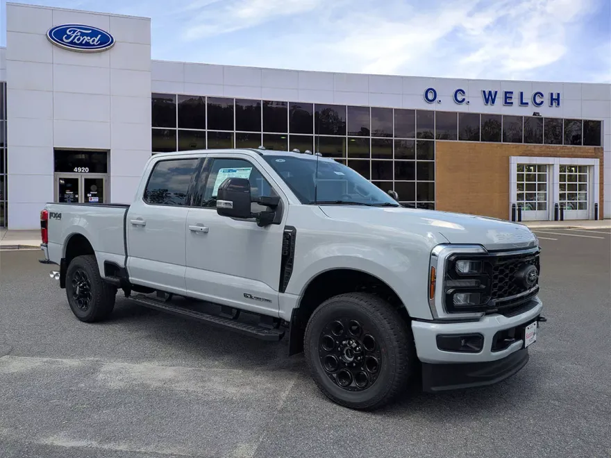 2025 Ford F-350 Lariat photo 1