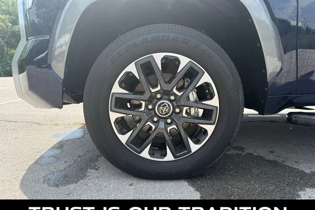2023 Toyota Tundra Limited photo 1