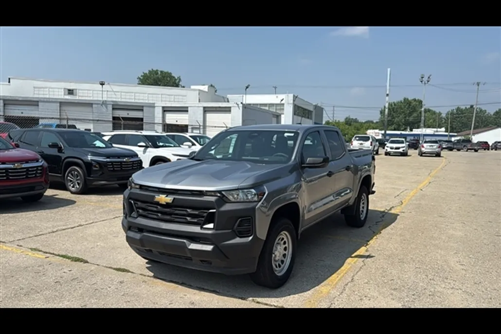 2025 Chevrolet Colorado LT photo 1