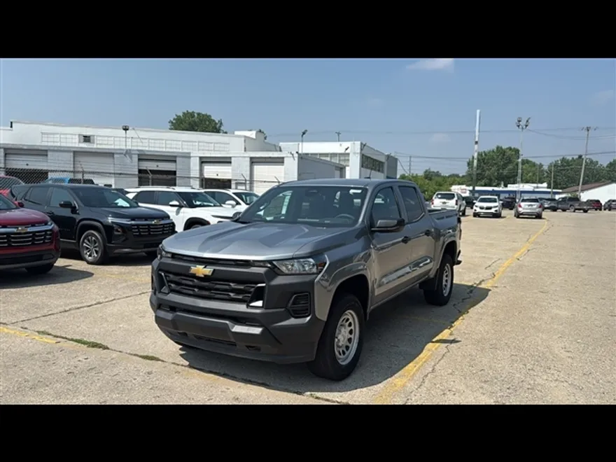 2025 Chevrolet Colorado LT photo 1