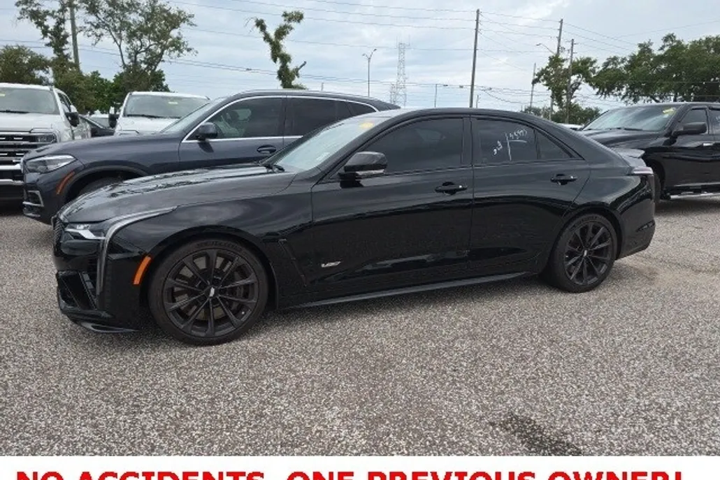 2023 Cadillac CT4 photo 1
