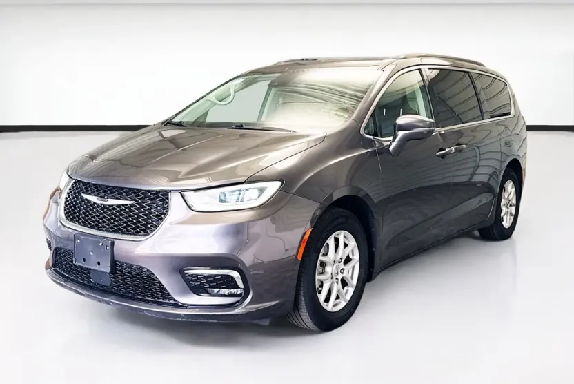 2022 Chrysler Pacifica Touring L photo 1