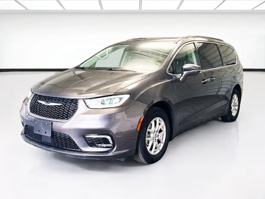 2022 Chrysler Pacifica Touring L photo 1