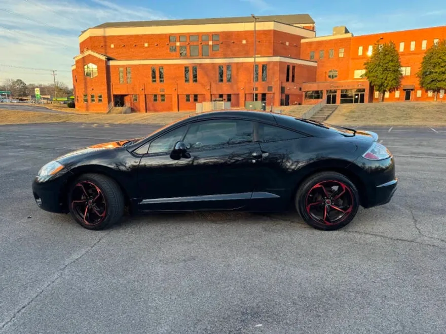 2011 Mitsubishi Eclipse GS photo 1
