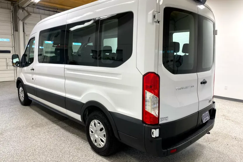 2021 Ford Transit Passenger XLT photo 1