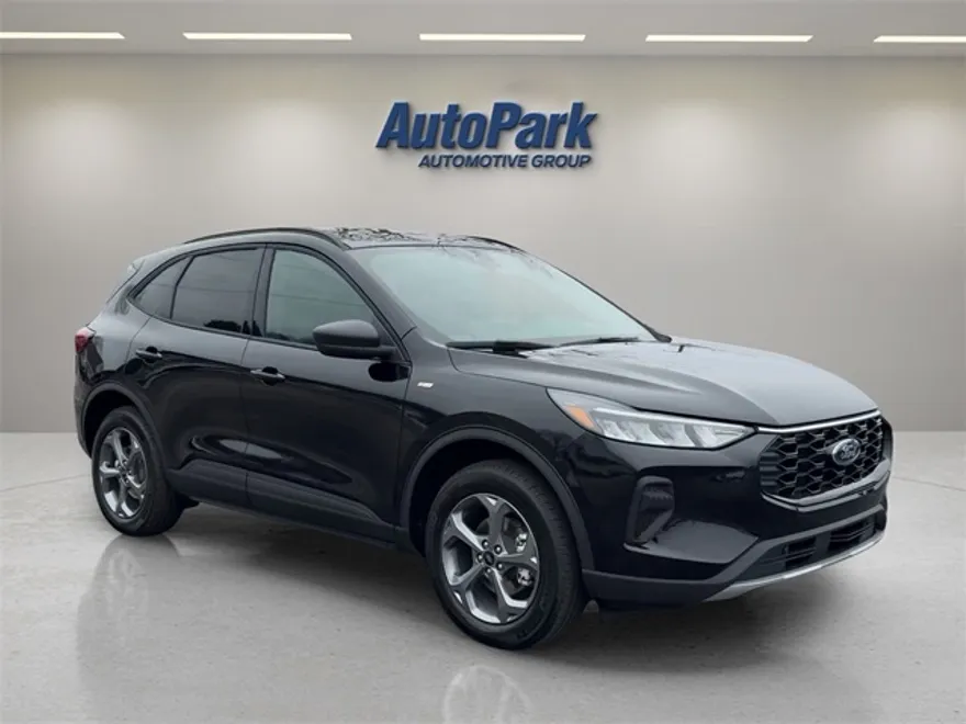 2025 Ford Escape ST-Line photo 1