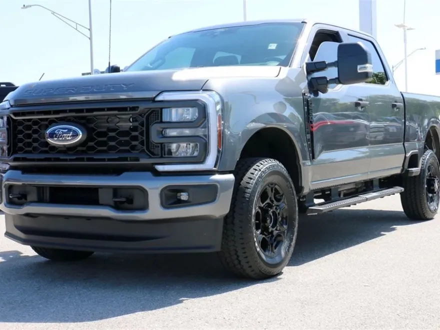 2025 Ford F-250 photo 1