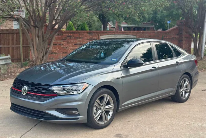 2021 Volkswagen Jetta R-Line photo 1