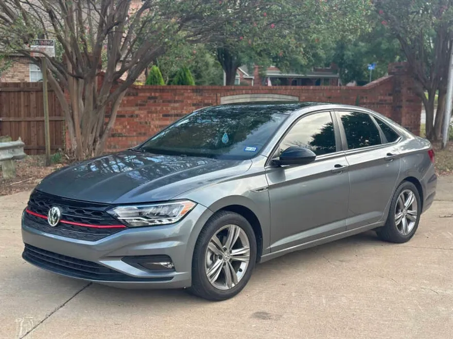 2021 Volkswagen Jetta R-Line photo 1