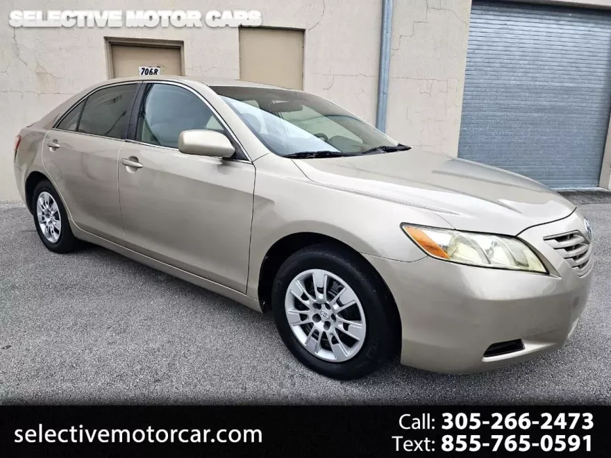 2007 Toyota Camry LE photo 1