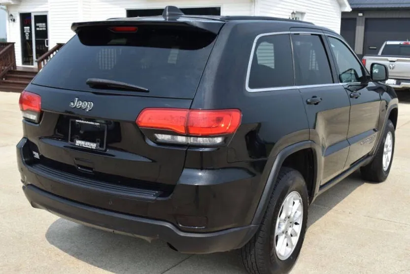 2018 Jeep Grand Cherokee Laredo photo 1