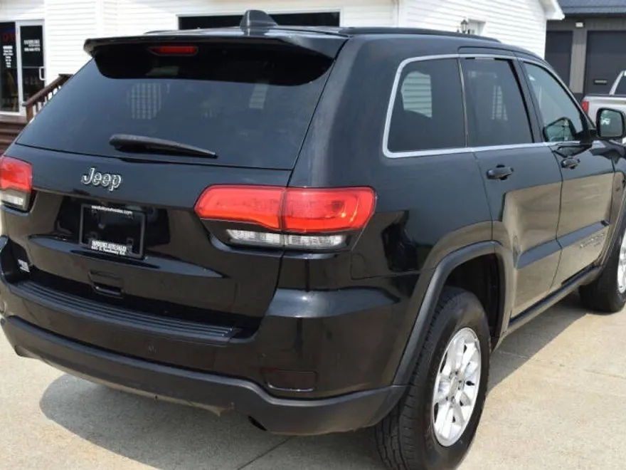 2018 Jeep Grand Cherokee Laredo photo 1