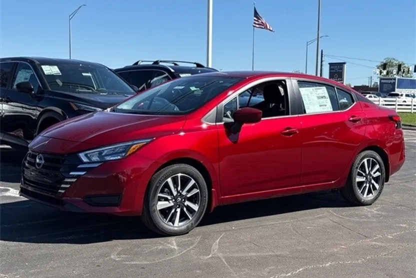 2025 Nissan Versa 1.6 SV photo 1