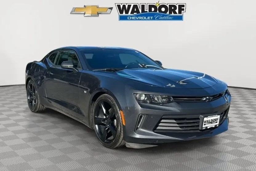 2018 Chevrolet Camaro 1LT photo 1