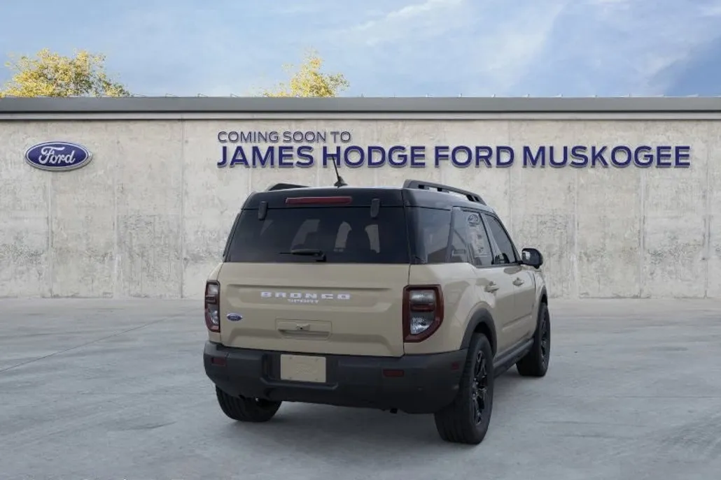 2025 Ford Bronco Sport Outer Banks photo 1