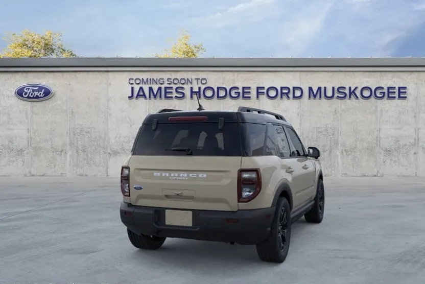 2025 Ford Bronco Sport Outer Banks photo 1