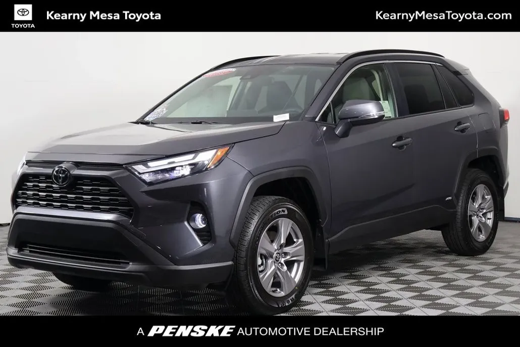 2025 Toyota RAV4 Hybrid XLE photo 1