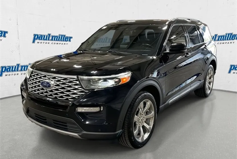 2020 Ford Explorer Platinum photo 1