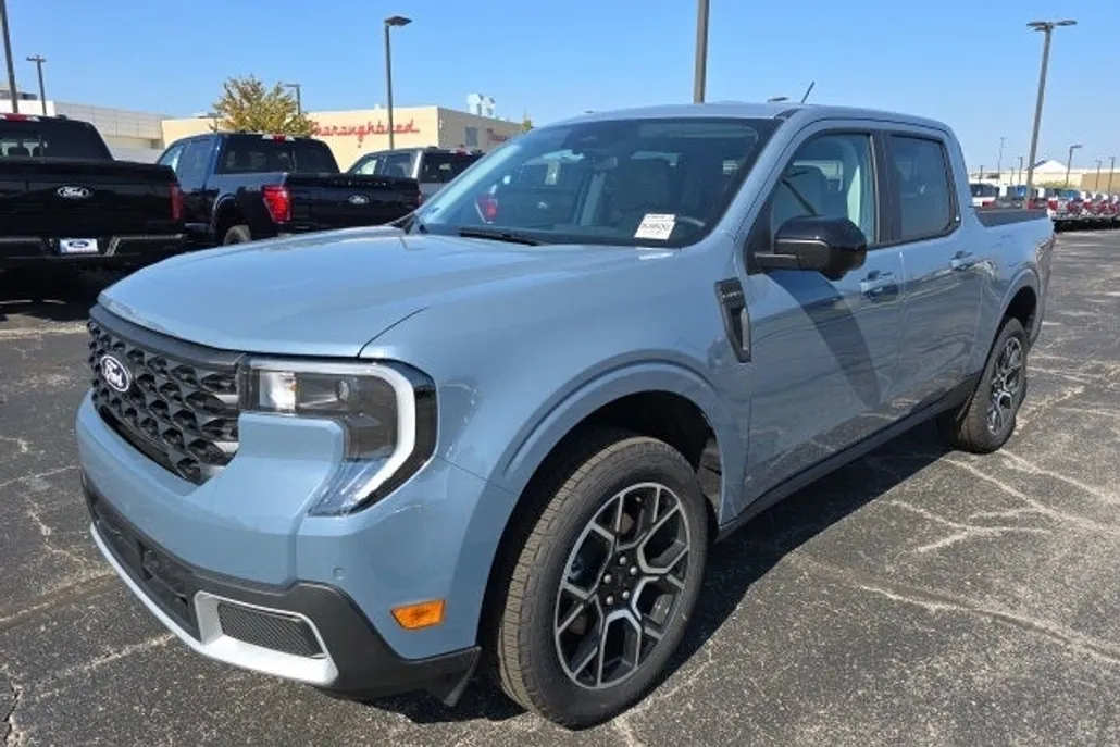 2025 Ford Maverick Lariat photo 1
