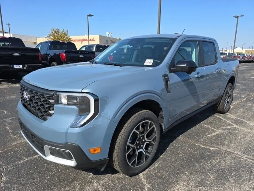 2025 Ford Maverick Lariat photo 1