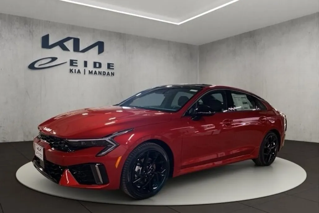 2026 Kia K5 GT-Line photo 1