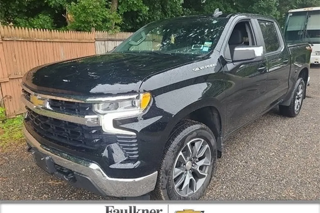 2023 Chevrolet Silverado 1500 LT photo 1