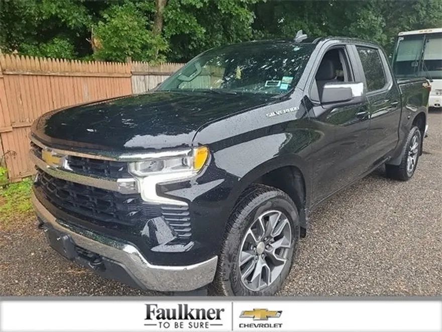 2023 Chevrolet Silverado 1500 LT photo 1