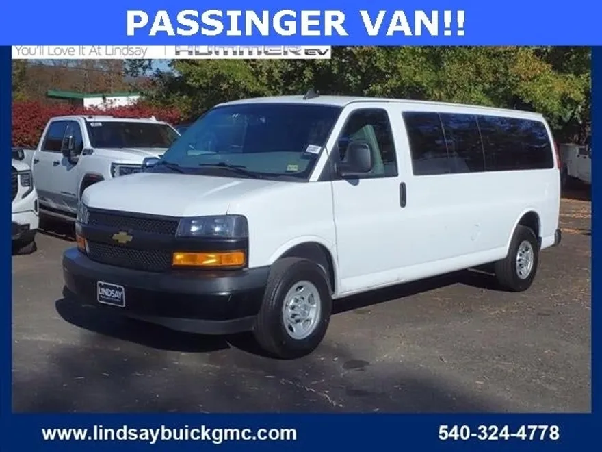 2022 Chevrolet Express 3500 LS Passenger photo 1