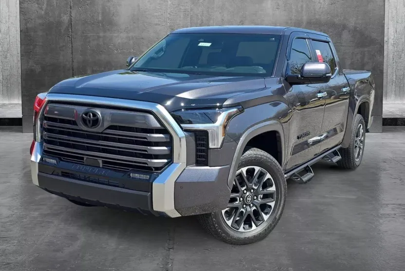2025 Toyota Tundra Limited CrewMax photo 1