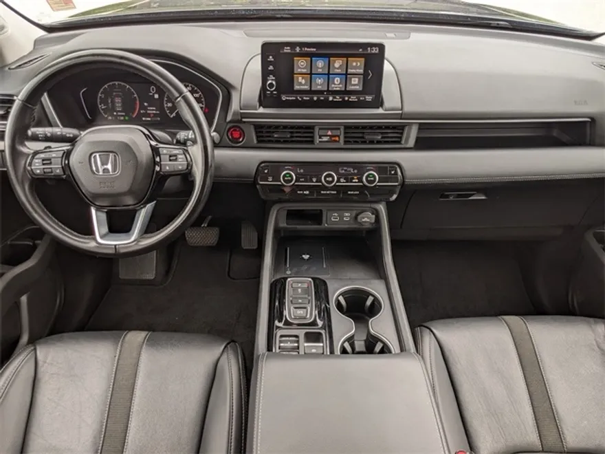 2023 Honda Pilot Touring photo 1