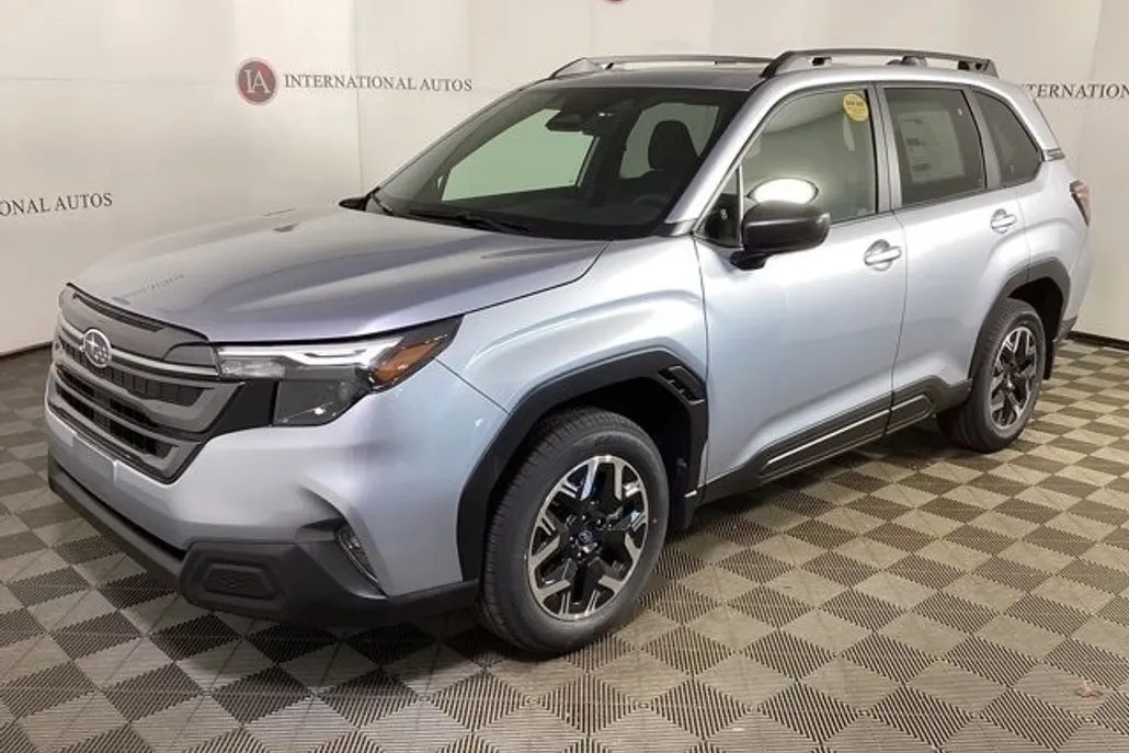 2025 Subaru Forester Premium Base photo 1