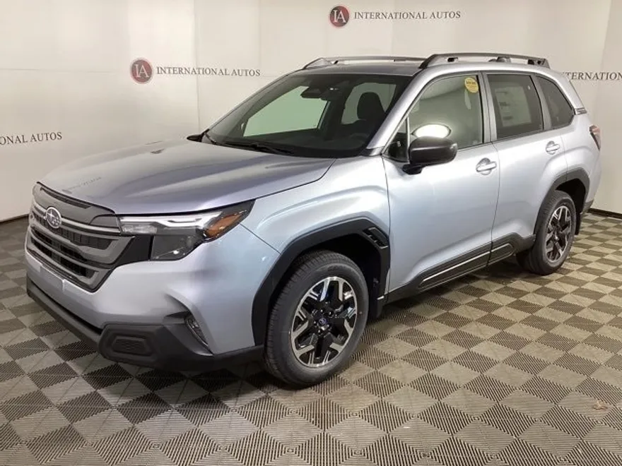 2025 Subaru Forester Premium Base photo 1