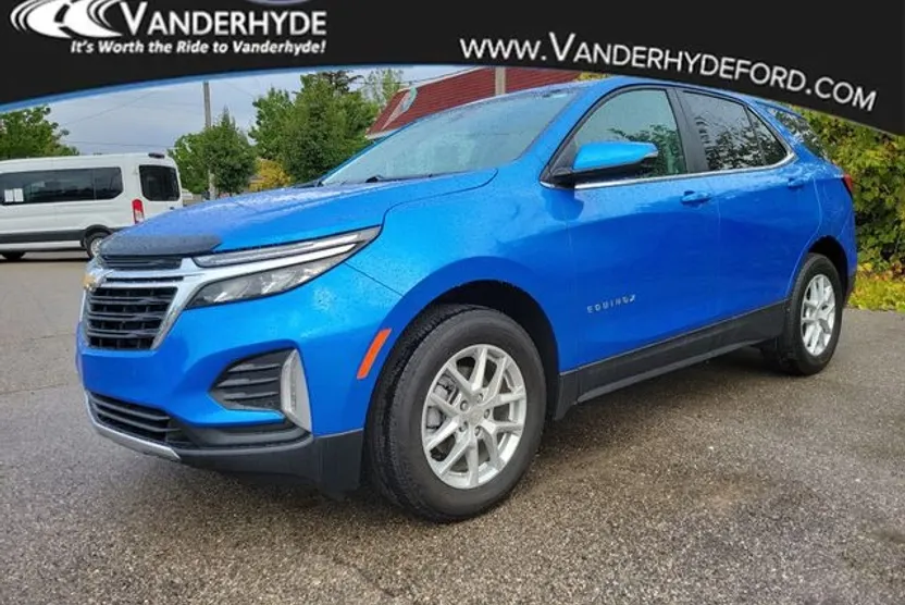 2024 Chevrolet Equinox LT photo 1