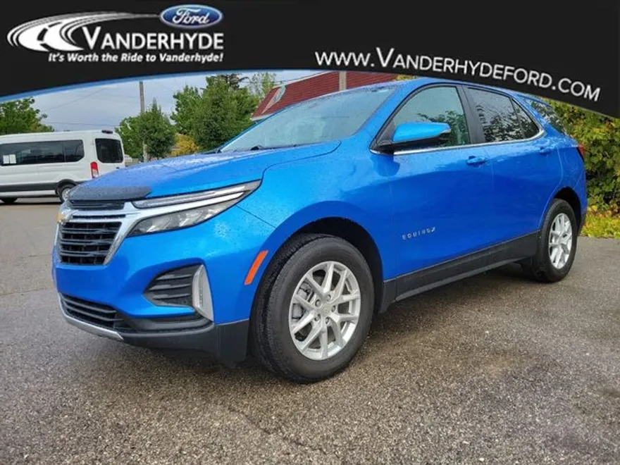 2024 Chevrolet Equinox LT photo 1