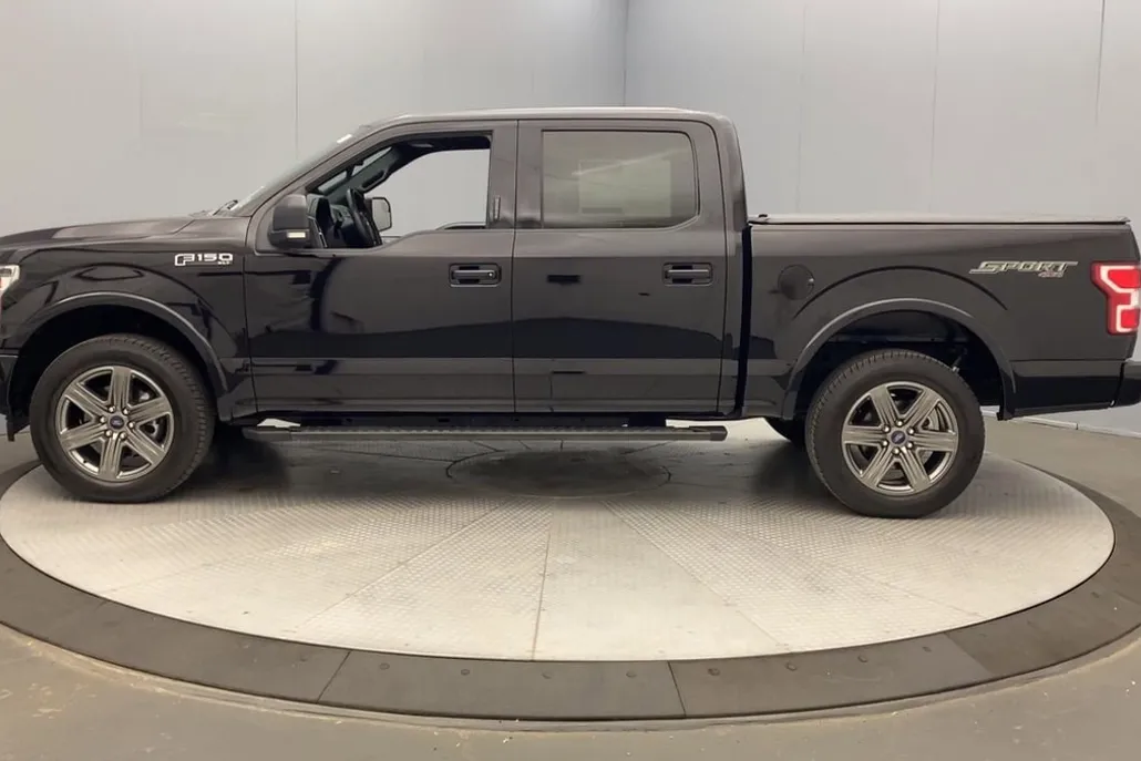 2020 Ford F-150 XLT photo 1