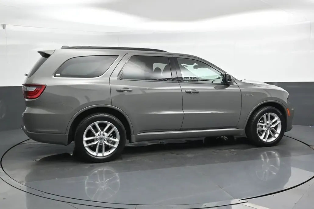 2023 Dodge Durango R/T Plus photo 1