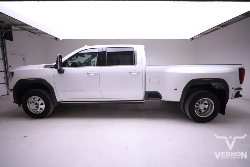 2024 Gmc Sierra 3500 HD Denali photo 1