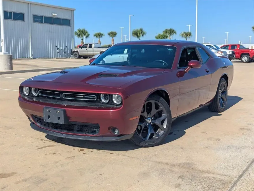2018 Dodge Challenger SXT Plus photo 1