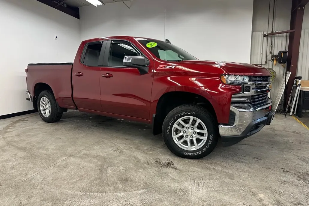 2019 Chevrolet Silverado 1500 LT photo 1