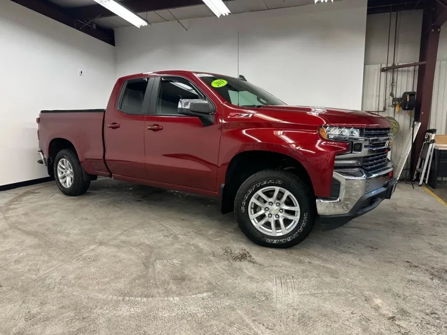 2019 Chevrolet Silverado 1500 LT photo 1
