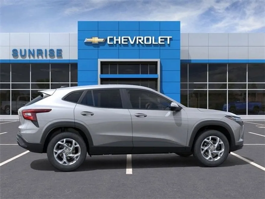 2026 Chevrolet Trax LS photo 1