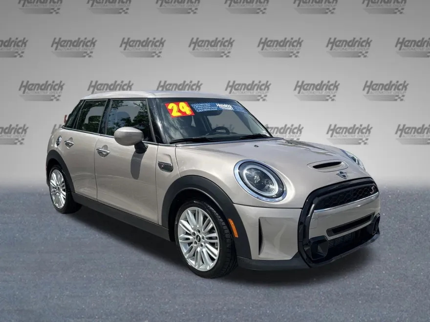 2024 Mini Cooper 4 Door Hardtop S photo 1