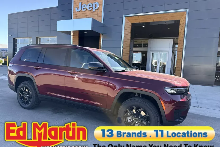 2025 Jeep Grand Cherokee Altitude photo 1