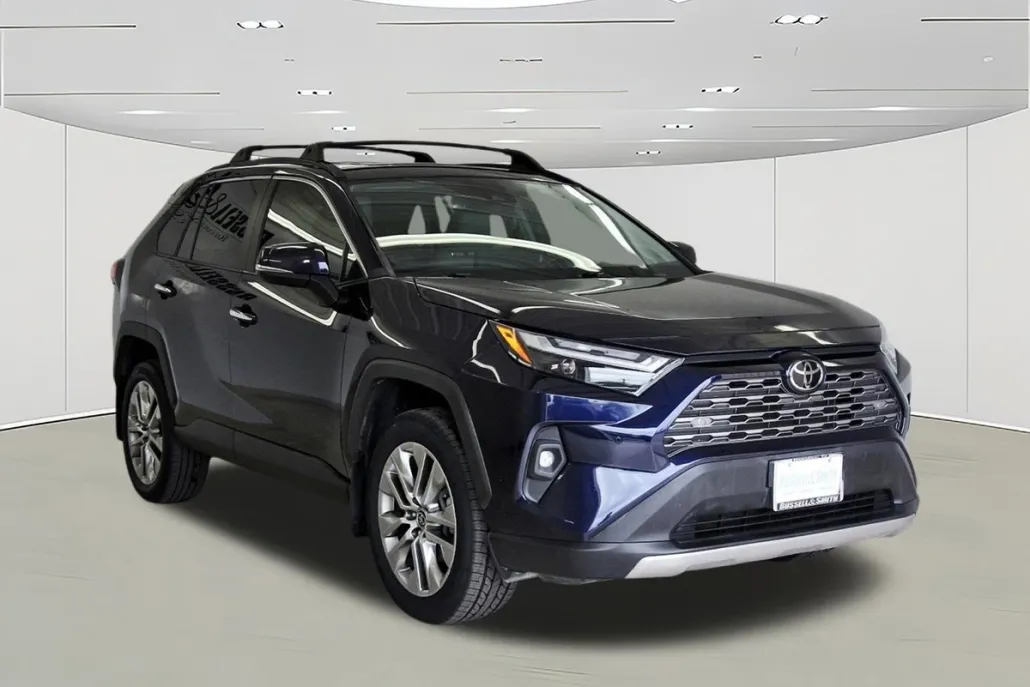 2023 Toyota RAV4 Limited photo 1