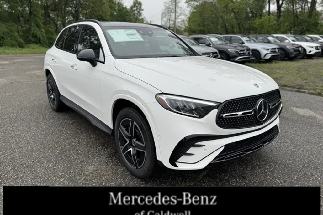2025 Mercedes Benz GLC 300 4MATIC photo 1