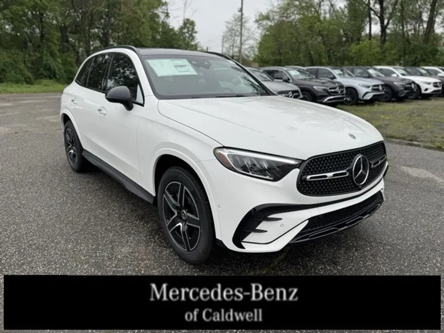 2025 Mercedes Benz GLC 300 4MATIC photo 1